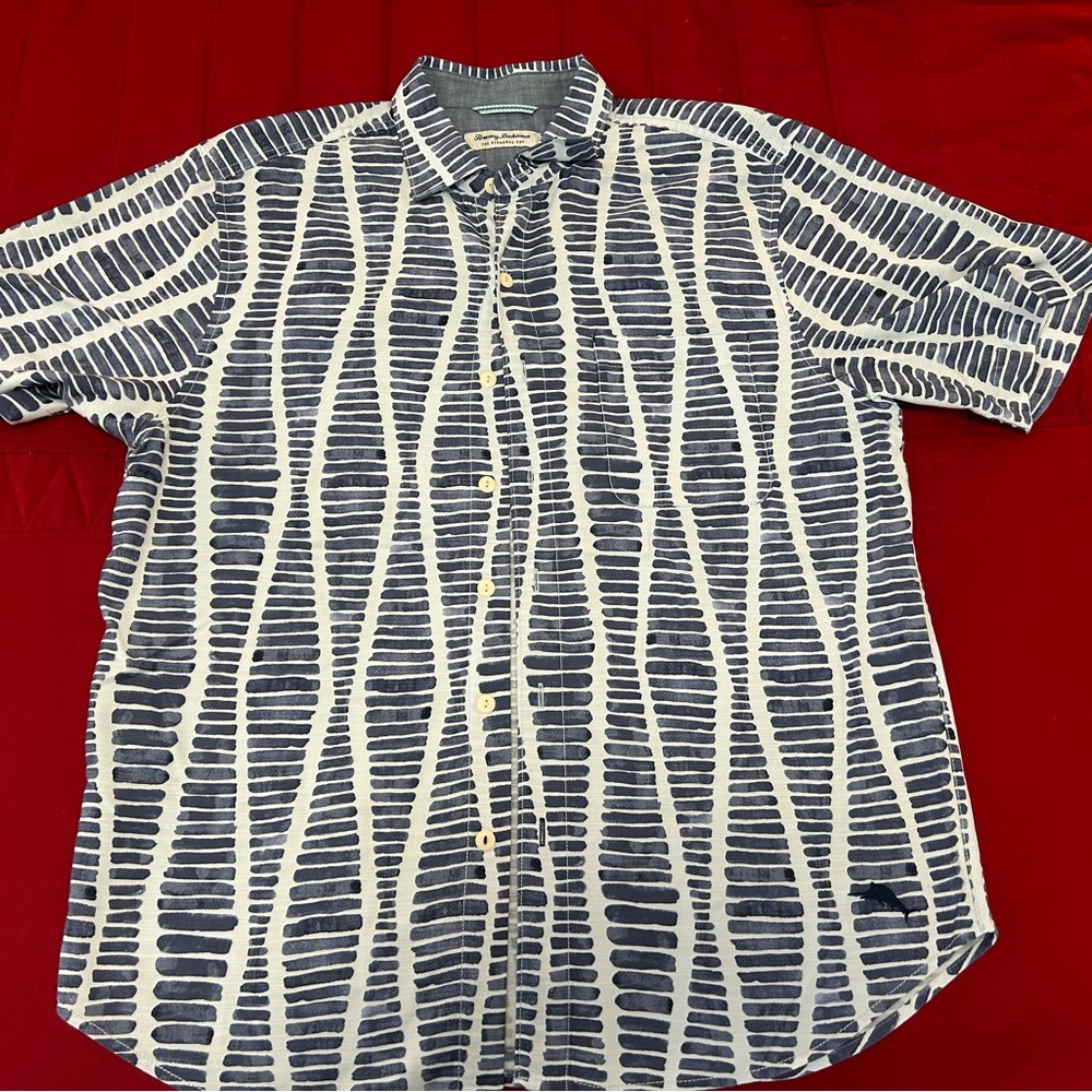 Tommy Bahama Men's Blue and White Patterned Shirt EUC